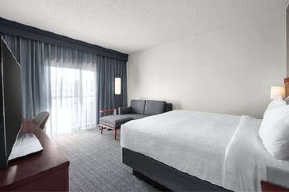 Courtyard By Marriott St Louis Creve Coeur 6