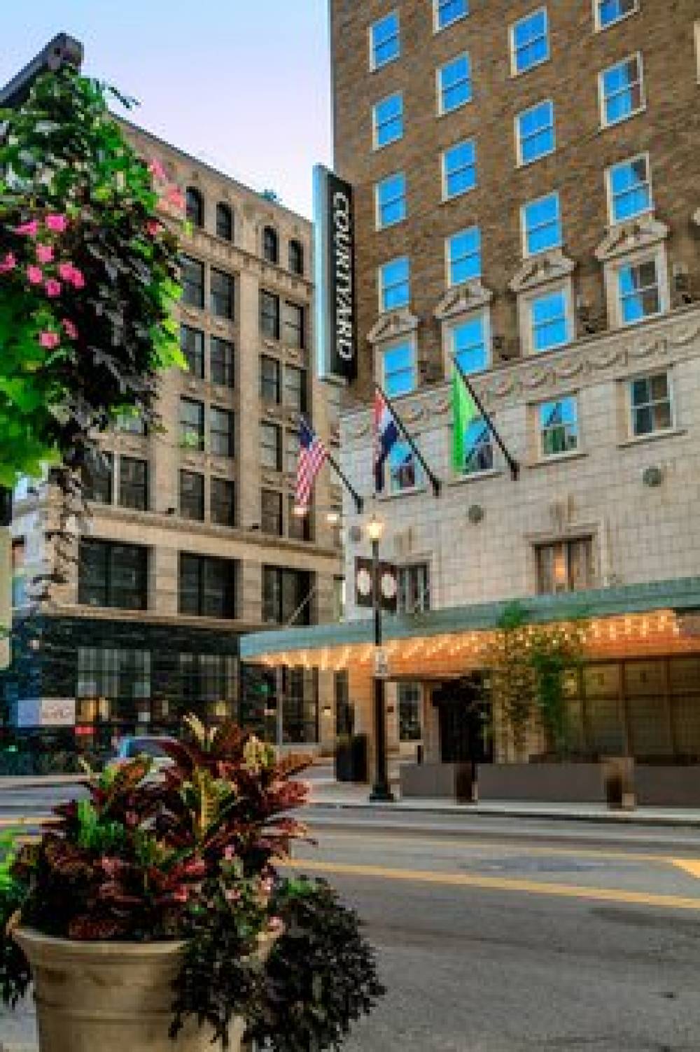 Courtyard By Marriott St Louis Downtown Convention Center 4