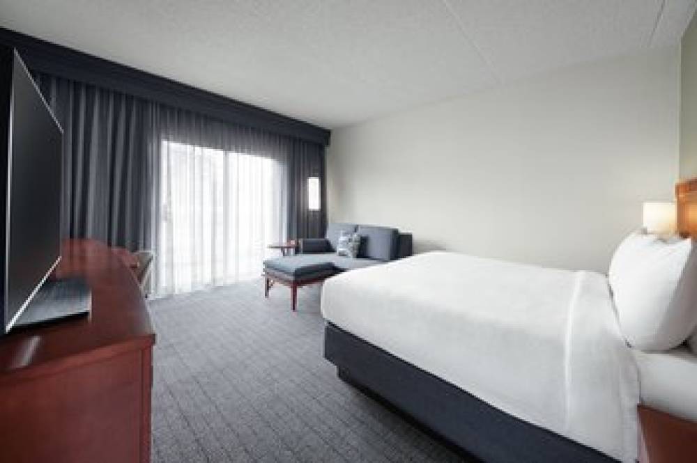 Courtyard By Marriott St Louis Westport Plaza 1