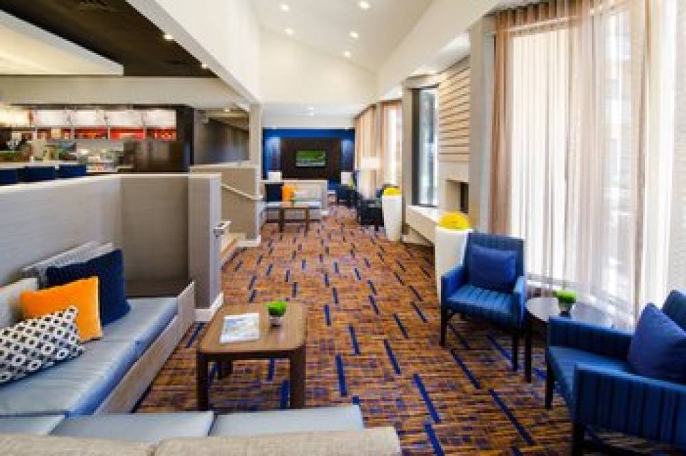 Courtyard By Marriott St Louis Westport Plaza 4