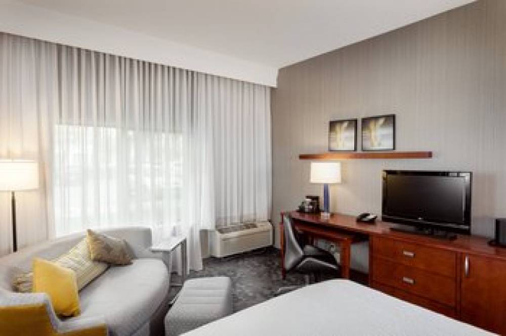 Courtyard By Marriott Stockton 8