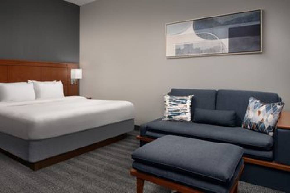 Courtyard By Marriott Syracuse Downtown 1