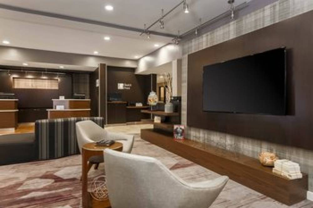 Courtyard By Marriott Tampa Brandon 3