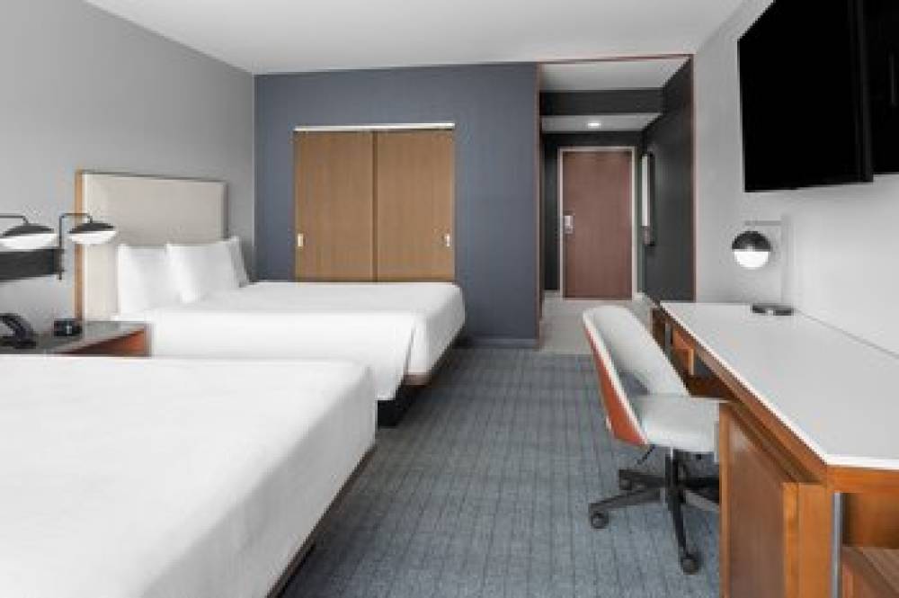 Courtyard By Marriott Tampa Oldsmar 10