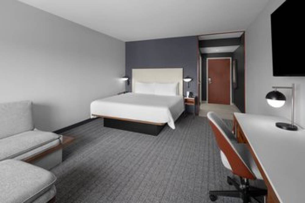 Courtyard By Marriott Tampa Oldsmar 7