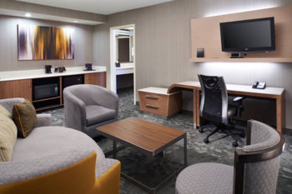 Courtyard By Marriott Toledo Maumee Arrowhead 10