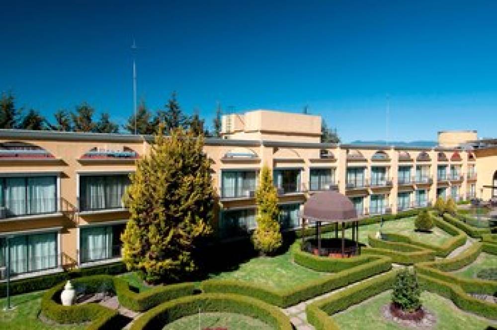 Courtyard By Marriott Toluca Airport 8