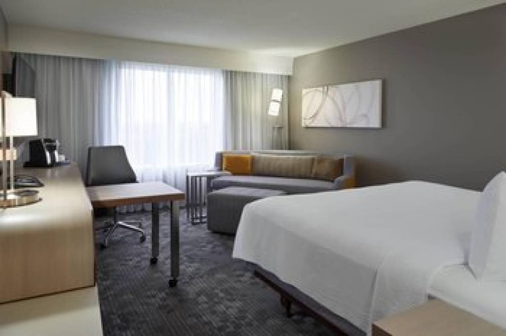 Courtyard By Marriott Toronto Airport 10