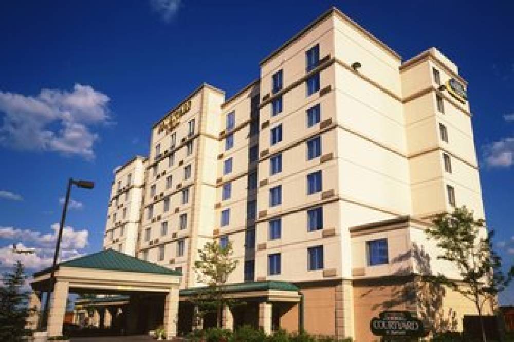 Courtyard By Marriott Toronto Airport 2