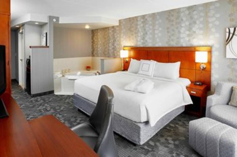 Courtyard By Marriott Toronto Brampton 10