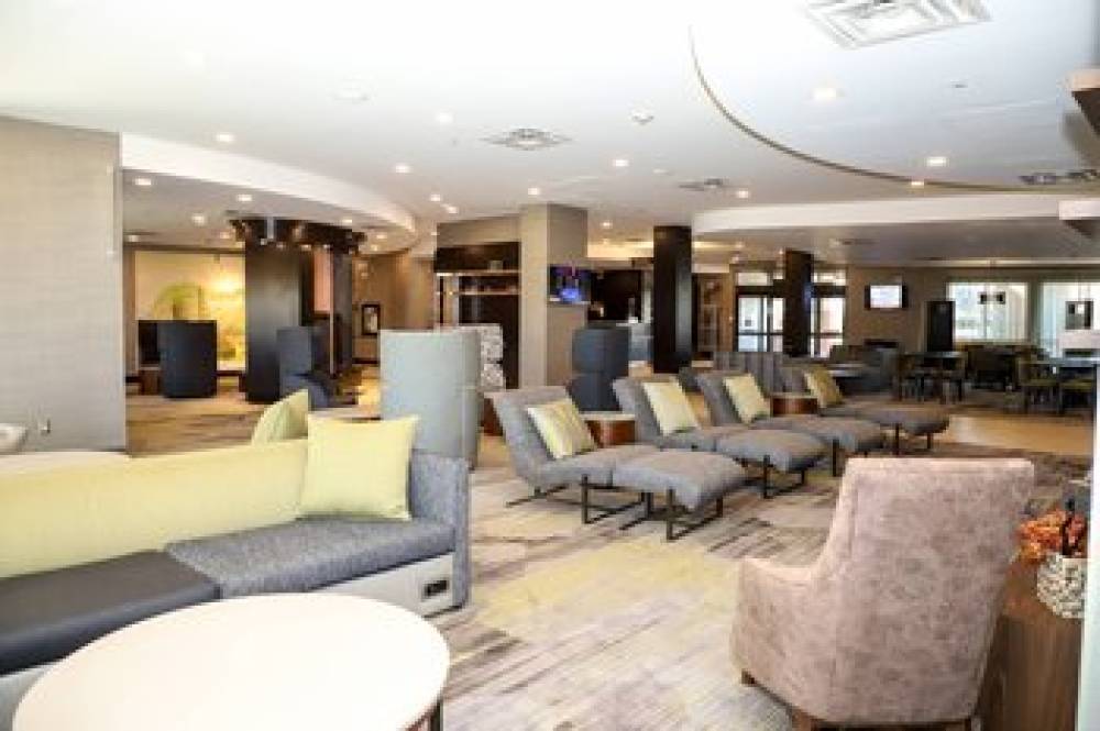 Courtyard By Marriott Toronto Brampton 2