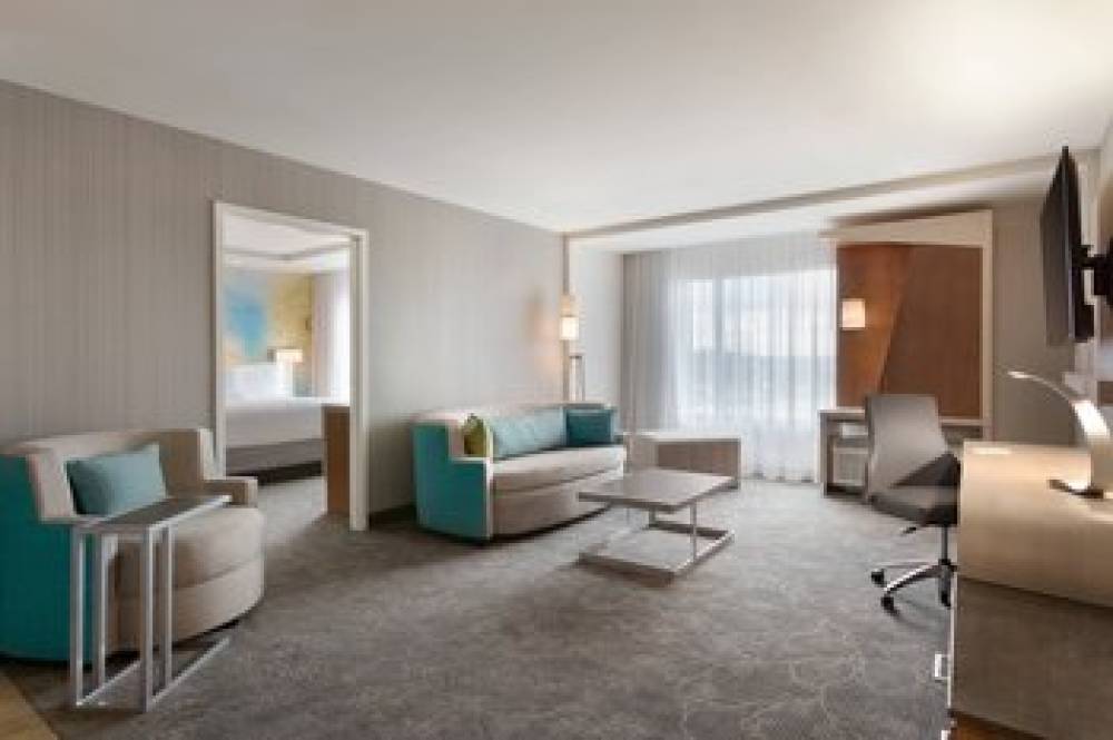 Courtyard By Marriott Toronto Mississauga-West 8