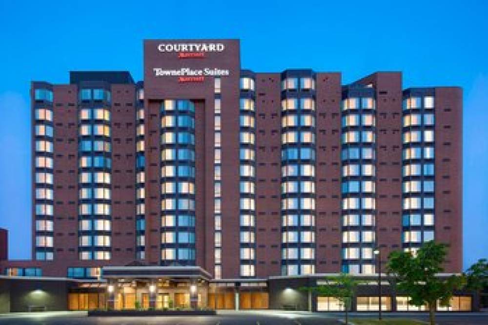 Courtyard By Marriott Toronto Northeast-Markham 2