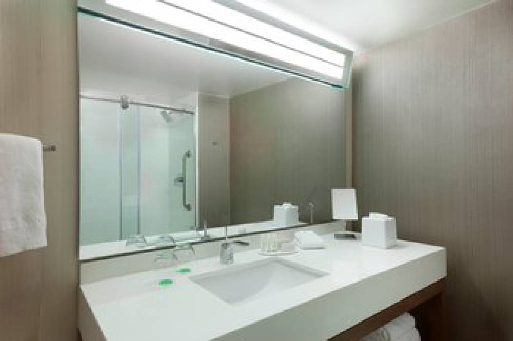 Courtyard By Marriott Toronto Northeast-Markham 10