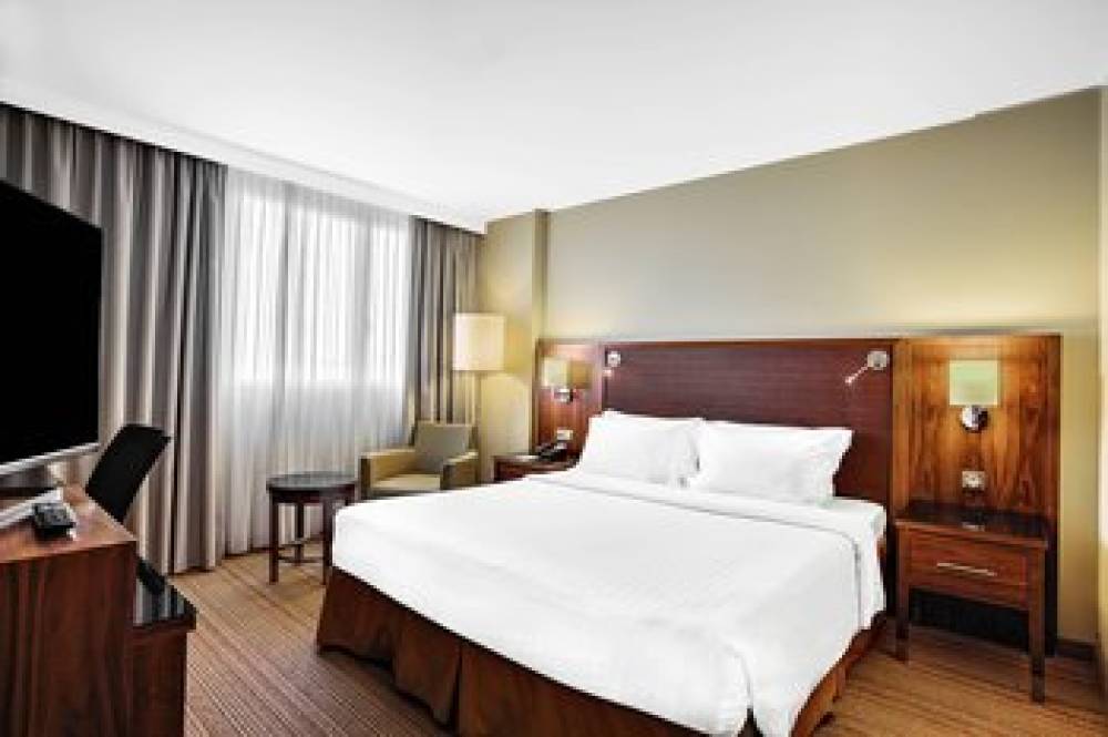 Courtyard By Marriott Toulouse Airport 8