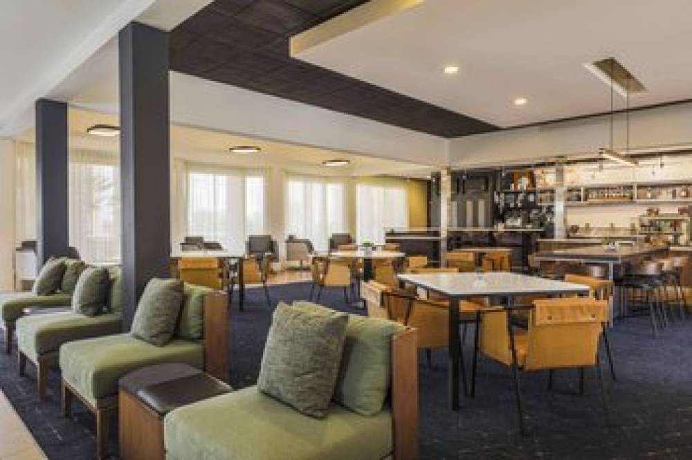 Courtyard By Marriott Tucson Airport 3