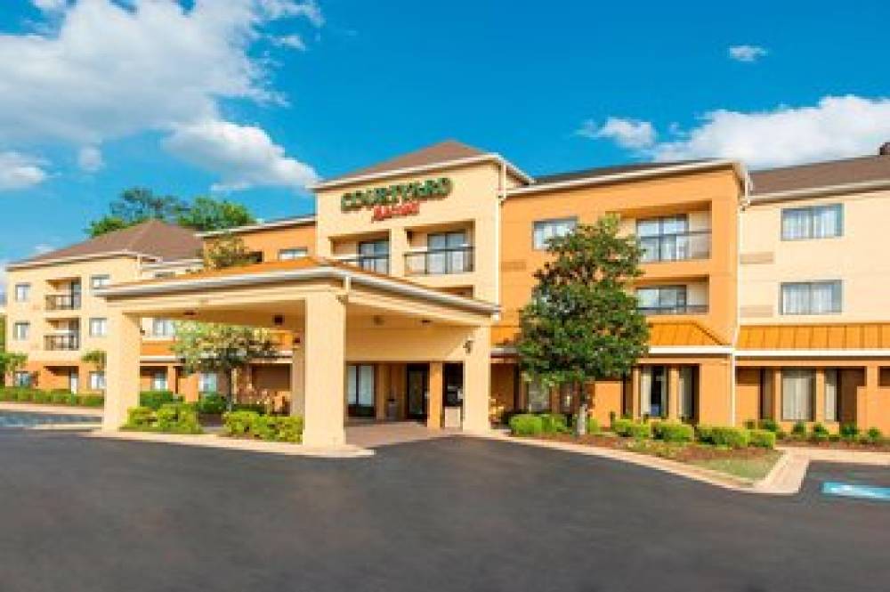 Courtyard By Marriott Tuscaloosa 2