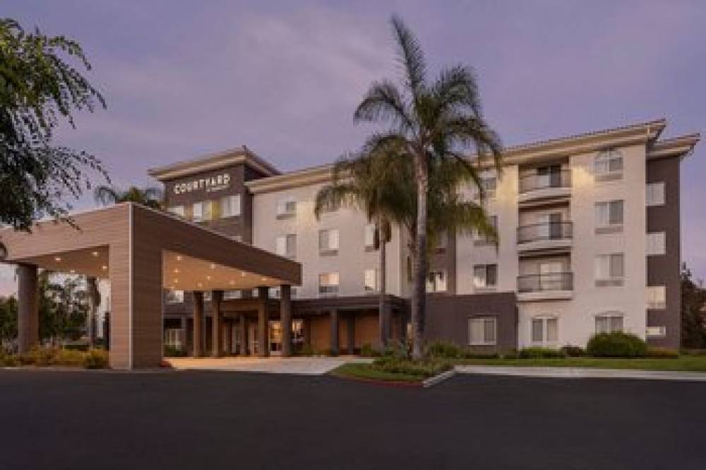 Courtyard By Marriott Ventura Simi Valley 3