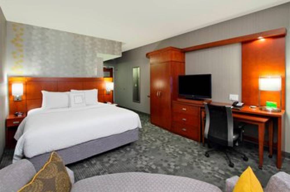 Courtyard By Marriott Victoria 6