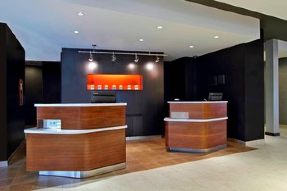 Courtyard By Marriott Victoria