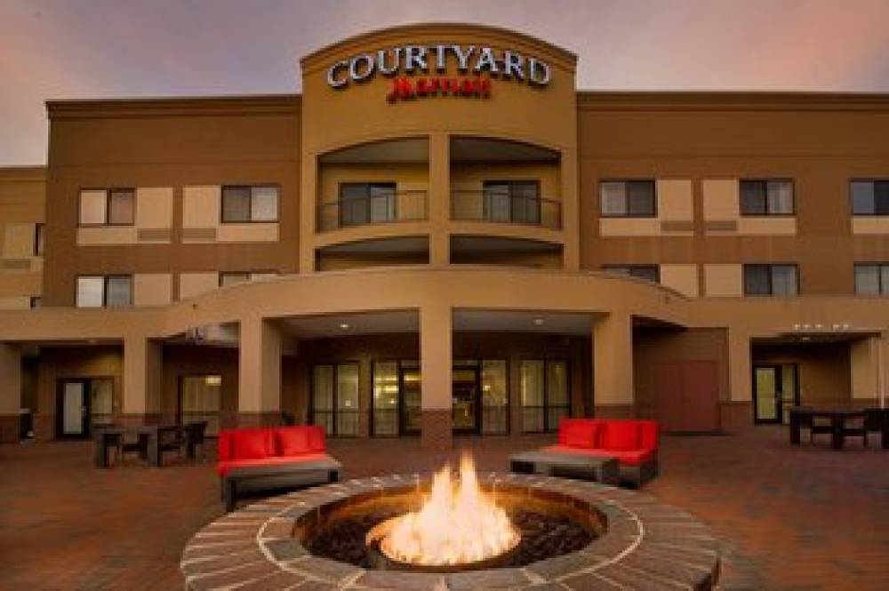 Courtyard By Marriott Waldorf 3