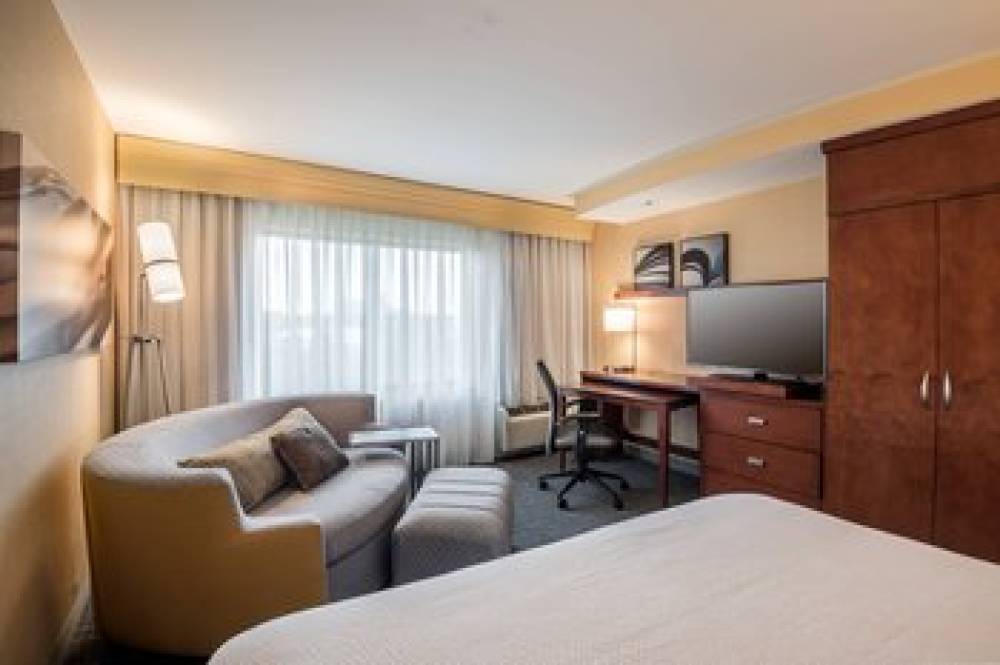 Courtyard By Marriott Waldorf 8