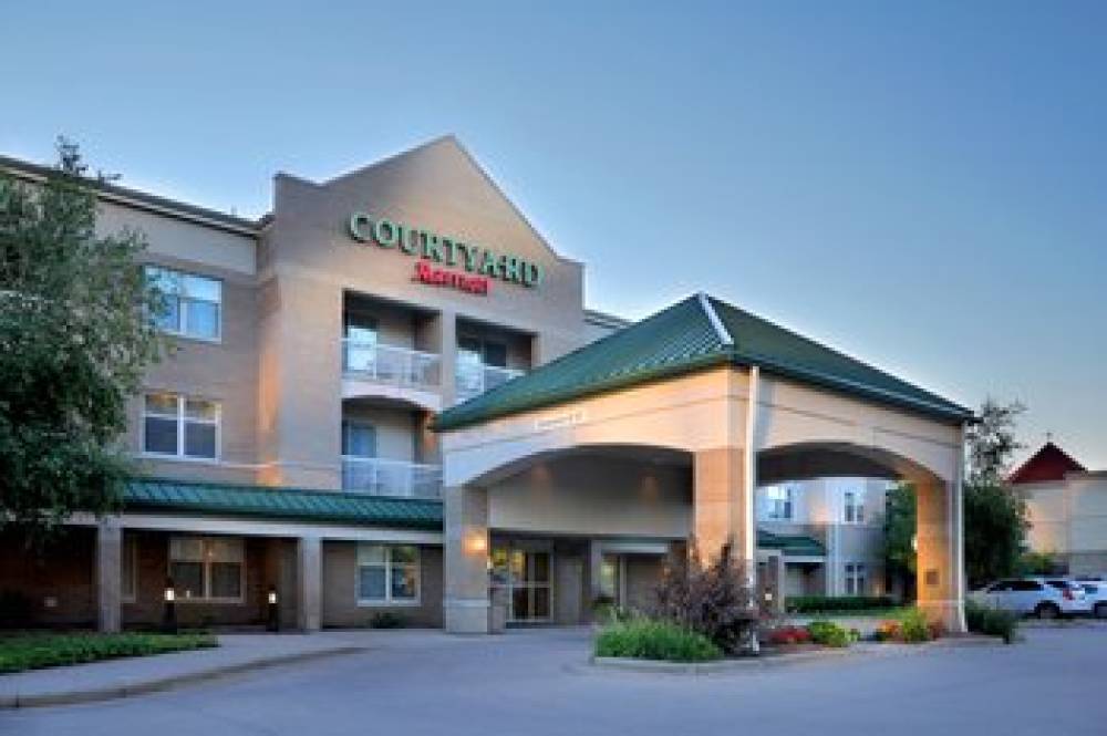 Courtyard By Marriott Wausau 2