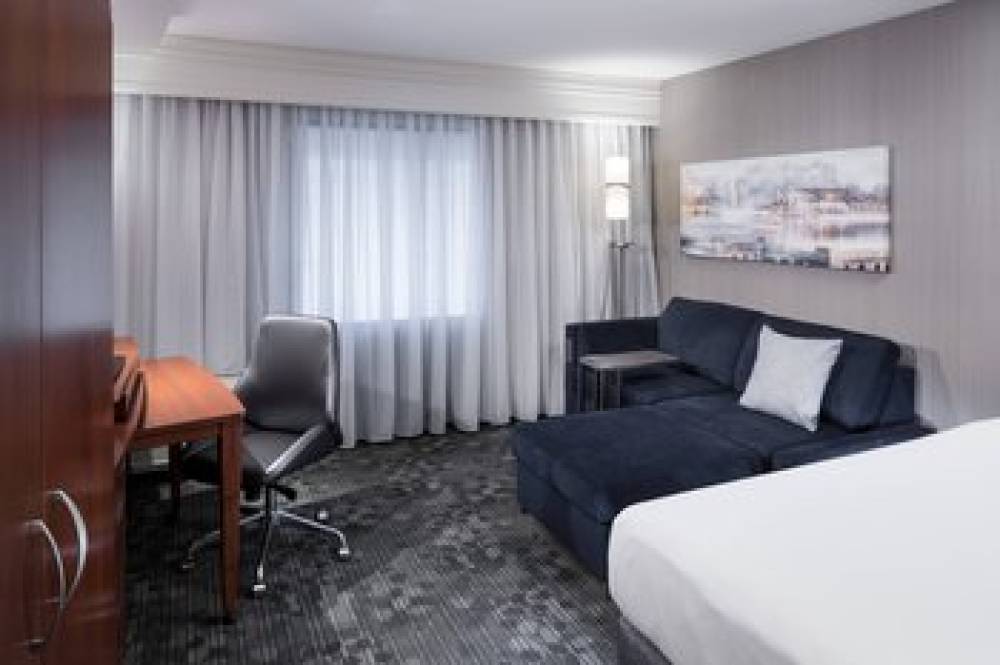 Courtyard By Marriott West Orange 8