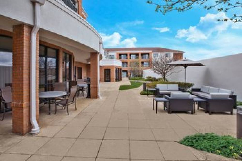 Courtyard By Marriott West Orange 6