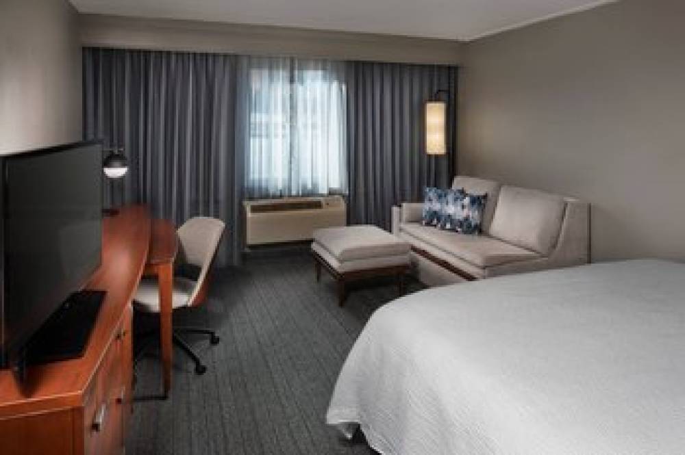 Courtyard By Marriott Winston-Salem University 9