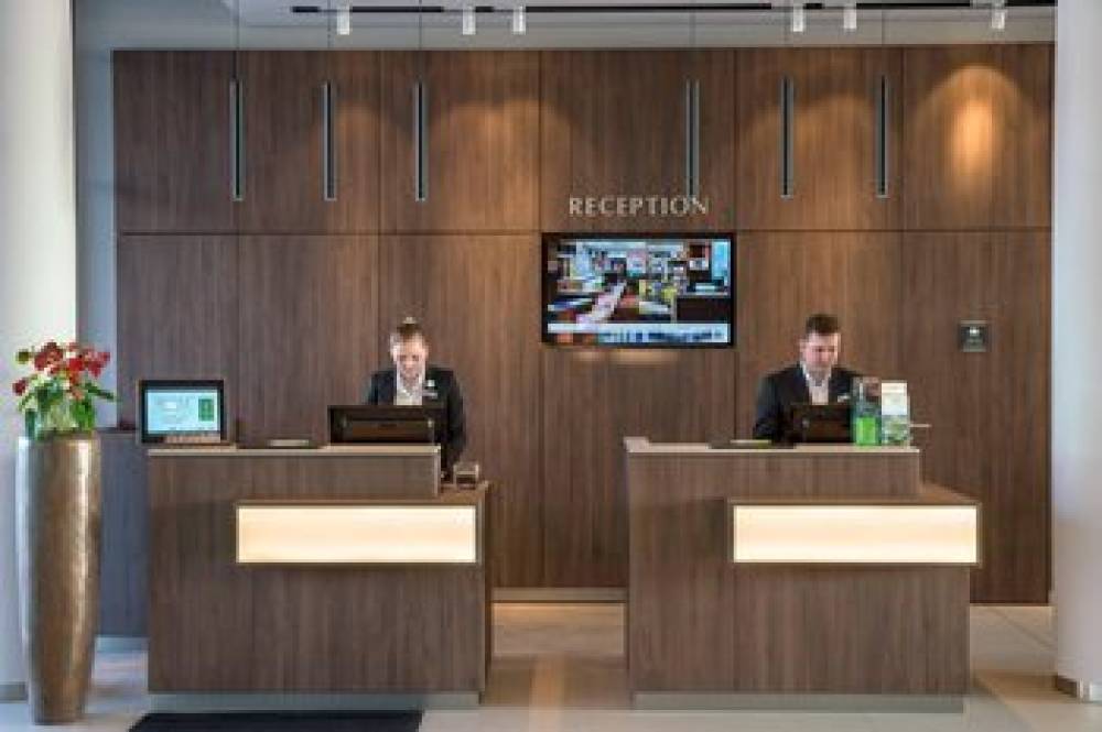 Courtyard By Marriott Wolfsburg 5