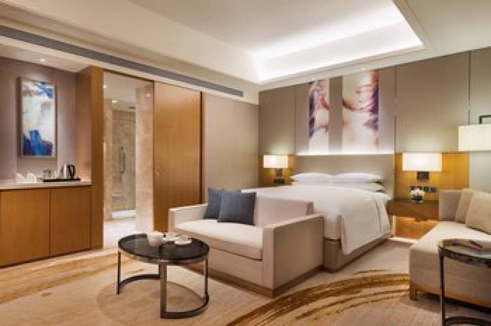 Courtyard By Marriott Zhengzhou East 9