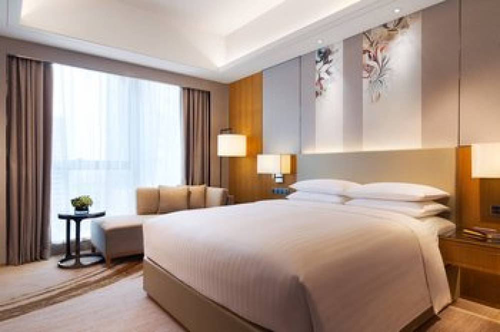 Courtyard By Marriott Zhengzhou East 10