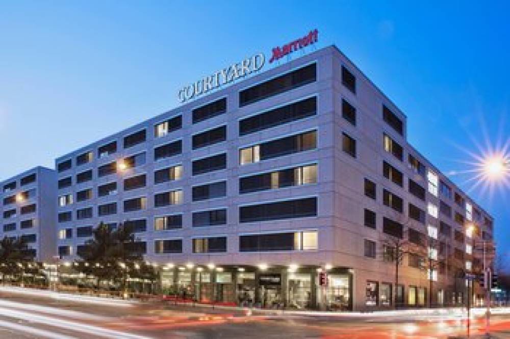 Courtyard By Marriott Zurich North 1