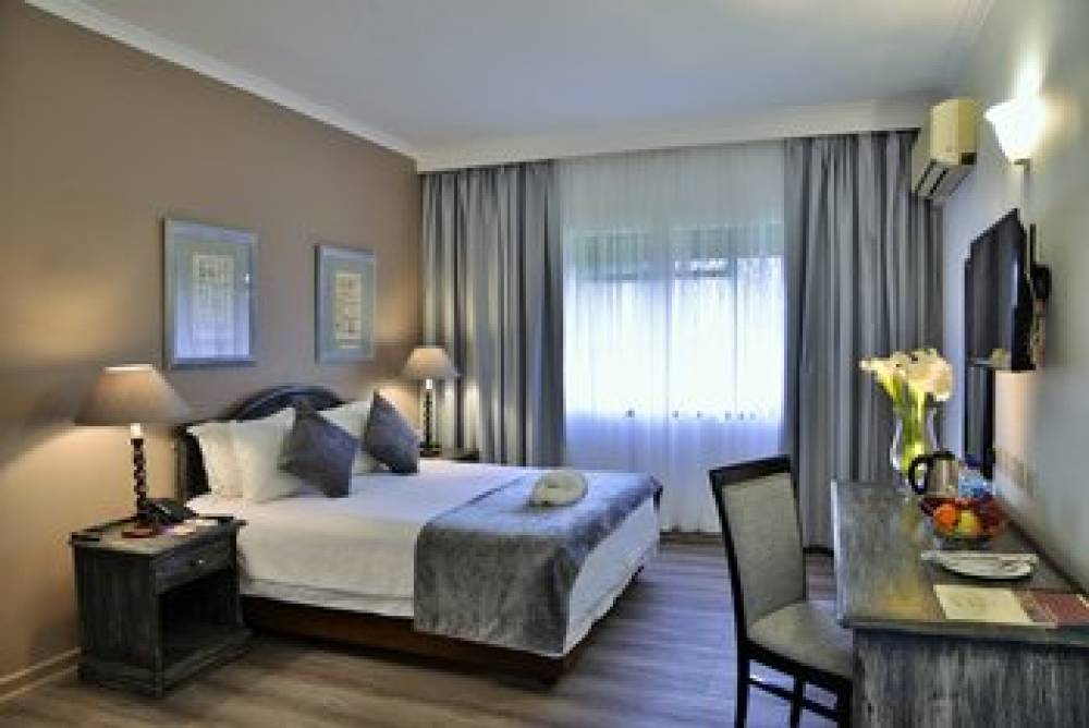 CRESTA CHURCHILL HOTEL 8