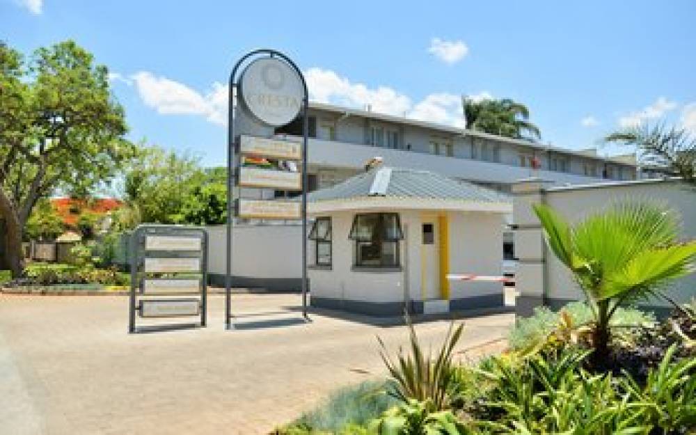 Cresta Oasis Hotel