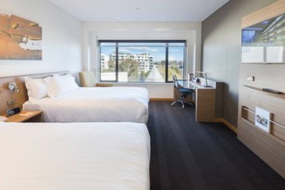 Crowne Plaza CANBERRA 3