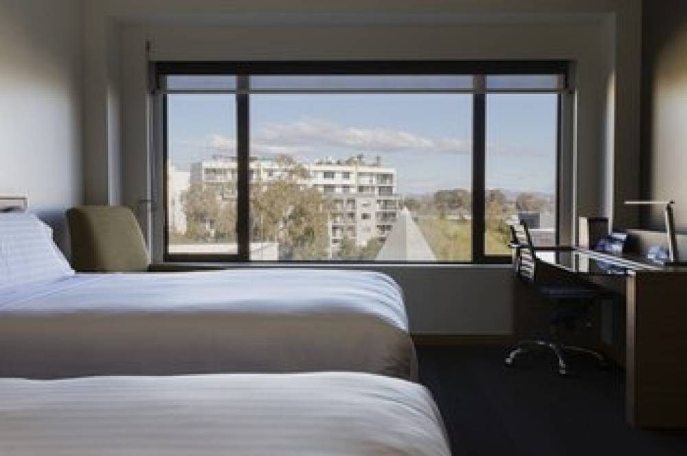 Crowne Plaza CANBERRA 2