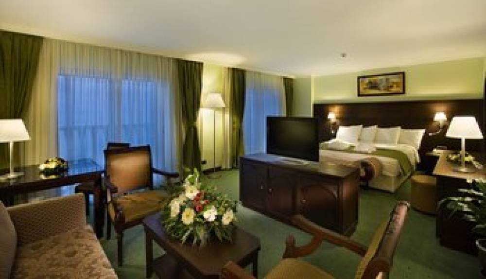 CROWNE PLAZA 2