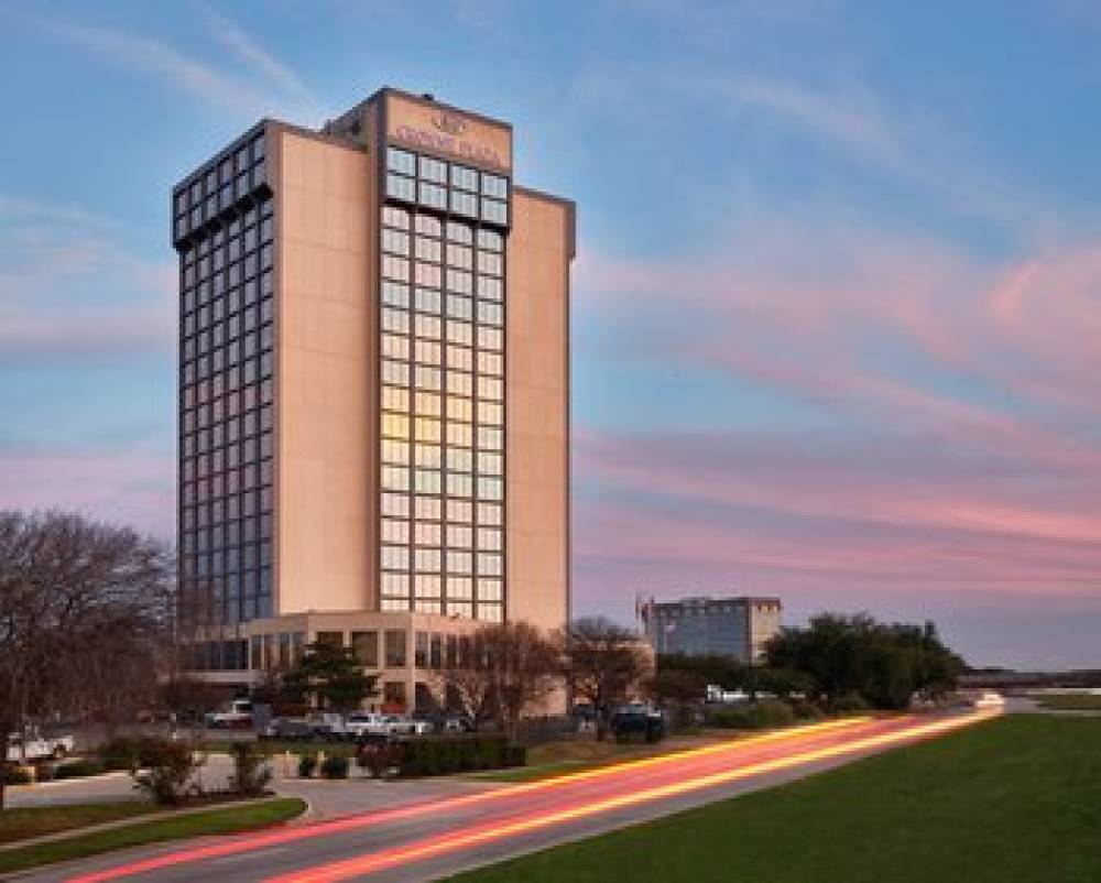 Crowne Plaza DALLAS-MARKET CENTER 1