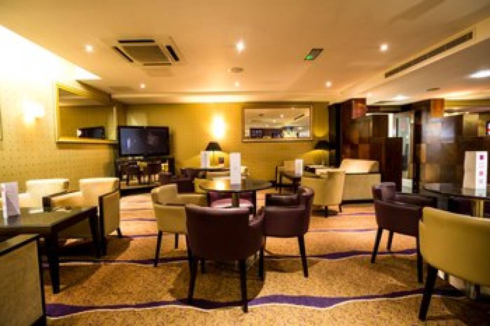 CROWNE PLAZA EALING 9