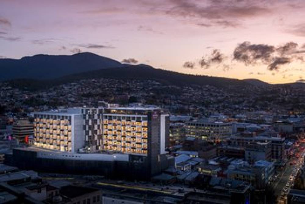 CROWNE PLAZA HOBART 1