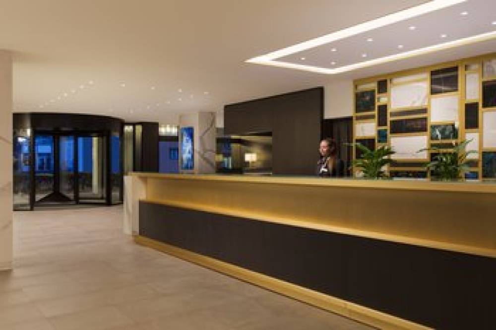 Crowne Plaza ZURICH 2