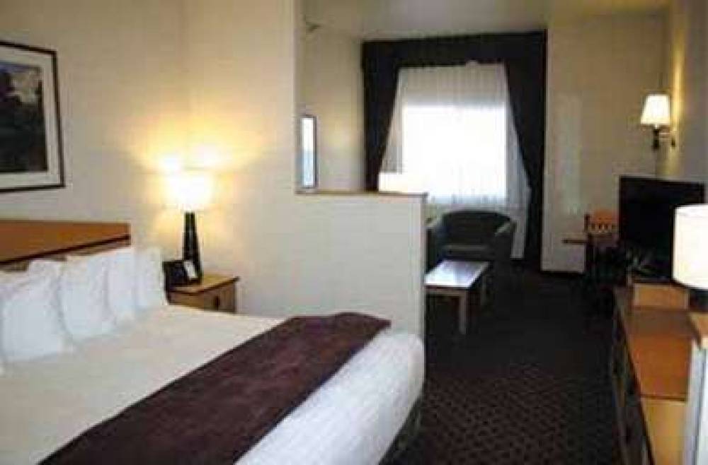 CRYSTAL INN HOTEL AND SUITES GREAT 2