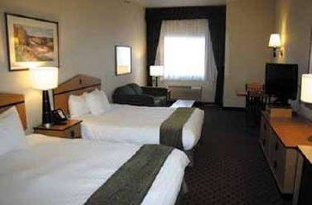 CRYSTAL INN HOTEL AND SUITES GREAT 3