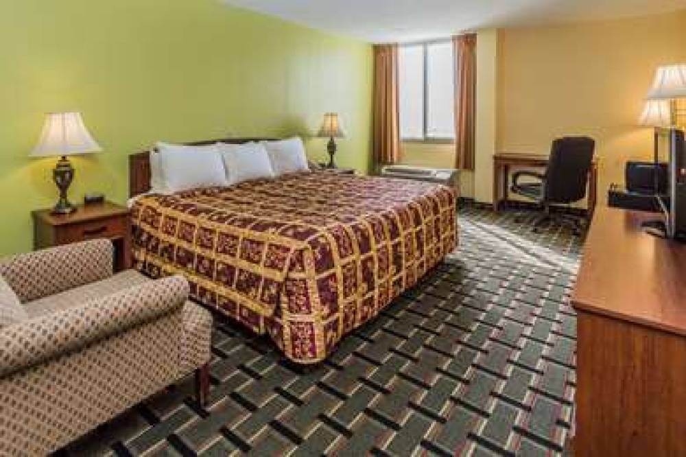 Days Hotel By Wyndham Danville Conference Center 8