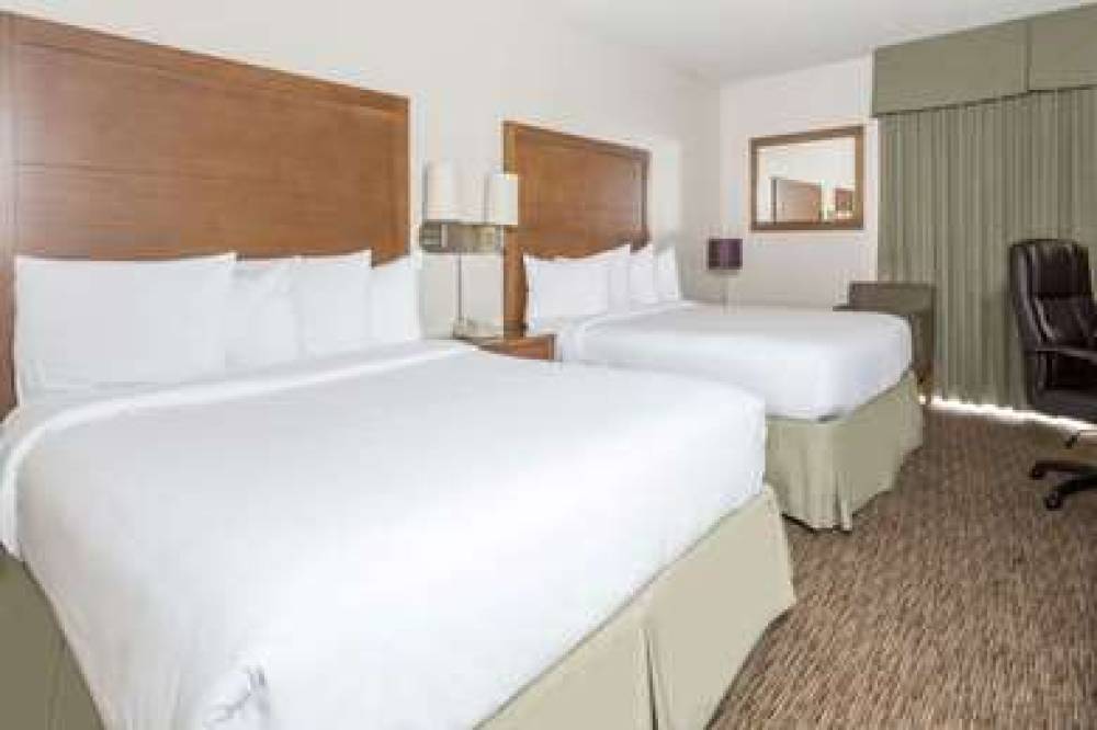 DAYS HOTEL PEORIA GLENDALE 9