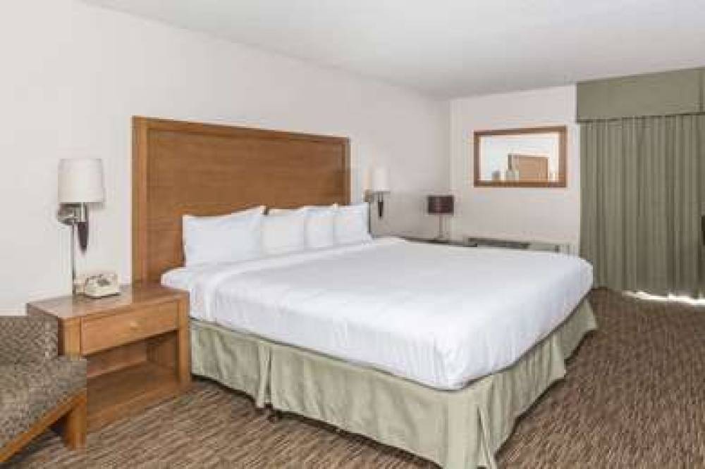 DAYS HOTEL PEORIA GLENDALE 7