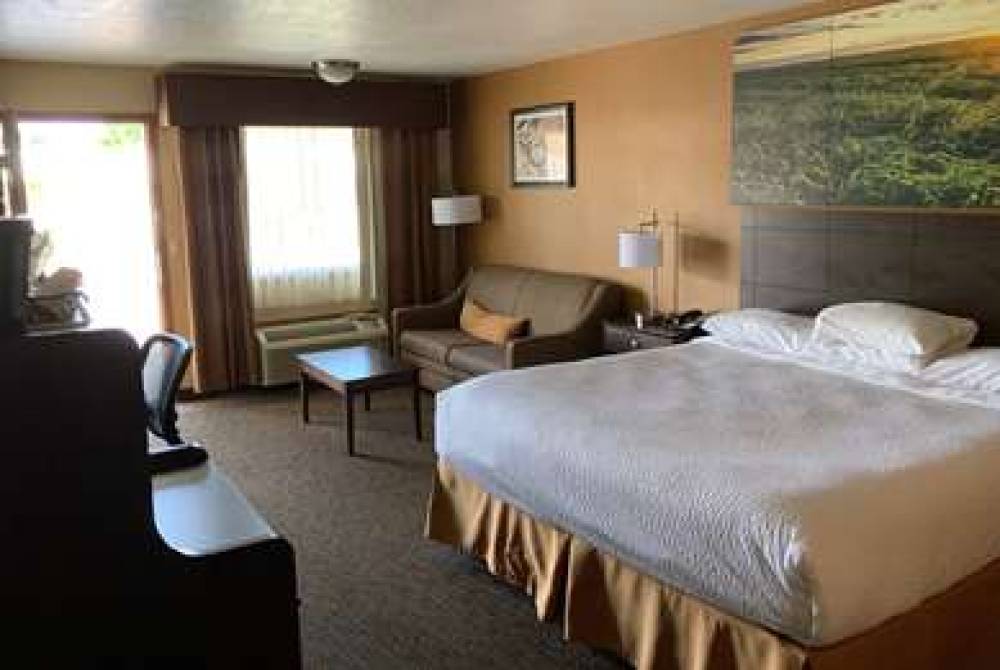 DAYS INN AND SUITES WAUSEON 7