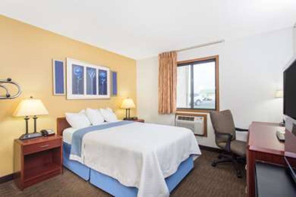 Days Inn Austin 10